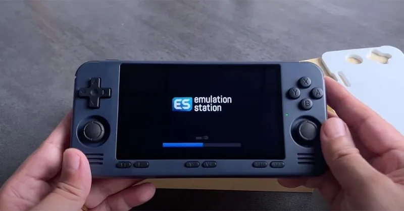 File:POWKIDDY RGB10MAX3 Pro emulationstation.webp