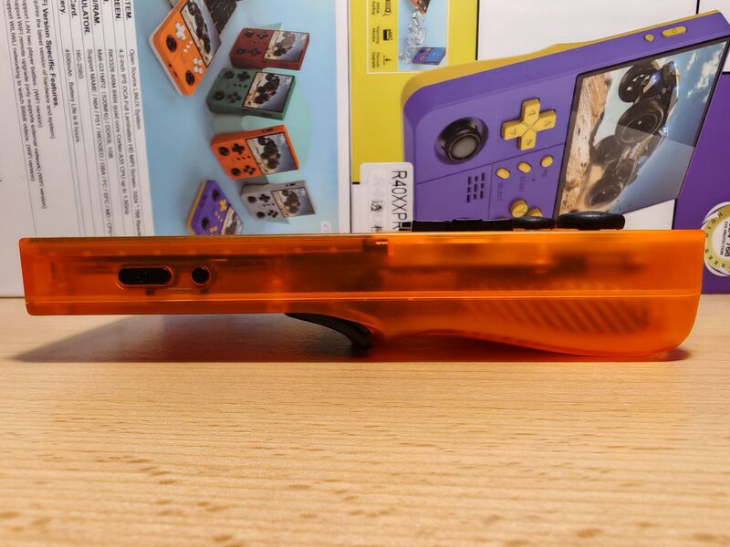 File:R40XX Pro Max left side.jpg